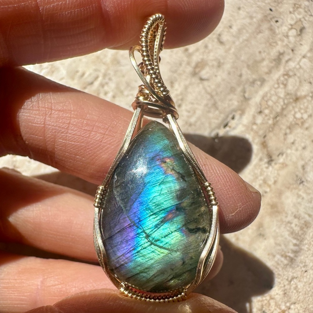 14k Gold Fill Labradorite purple blue green flash Necklace Pendant!